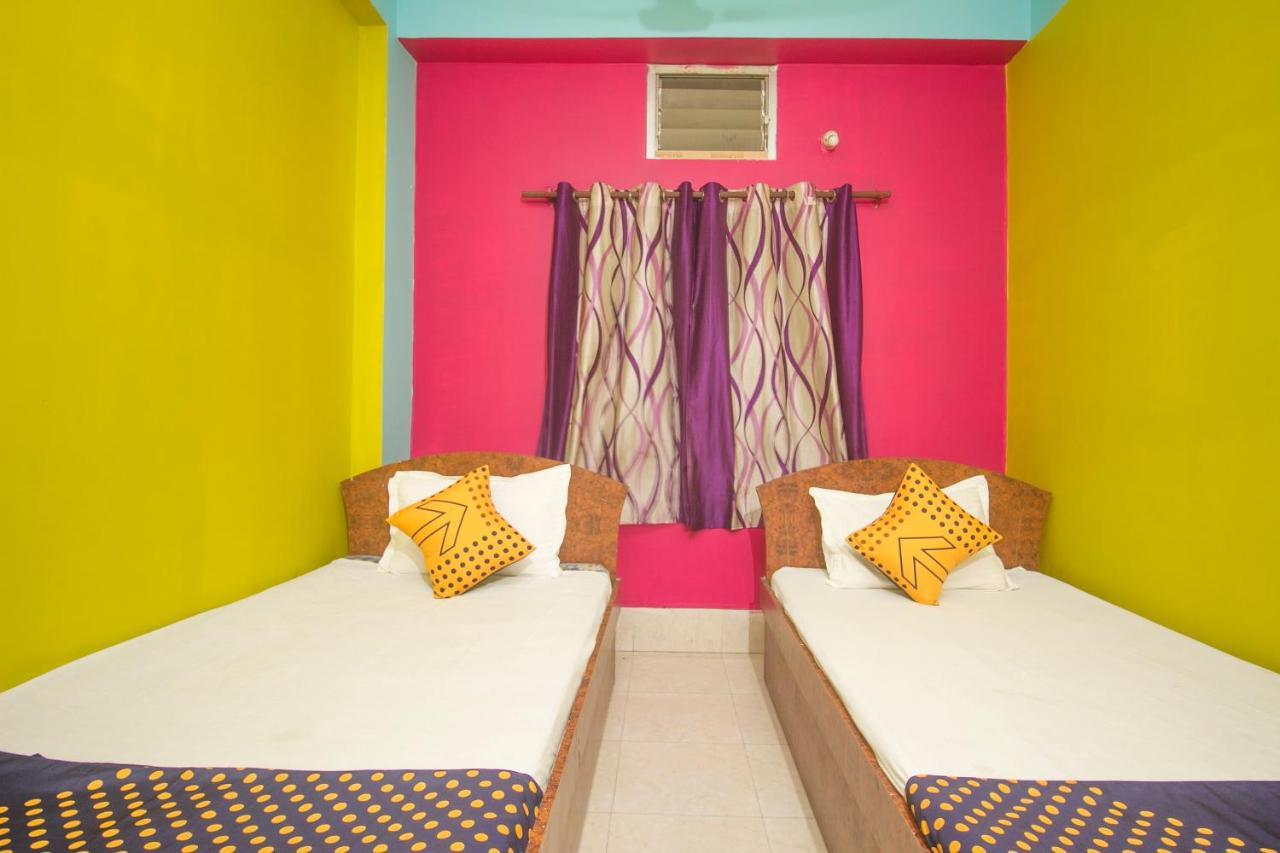 SPOT ON 48821 Hotel Chitra Alipur Duar Exterior foto