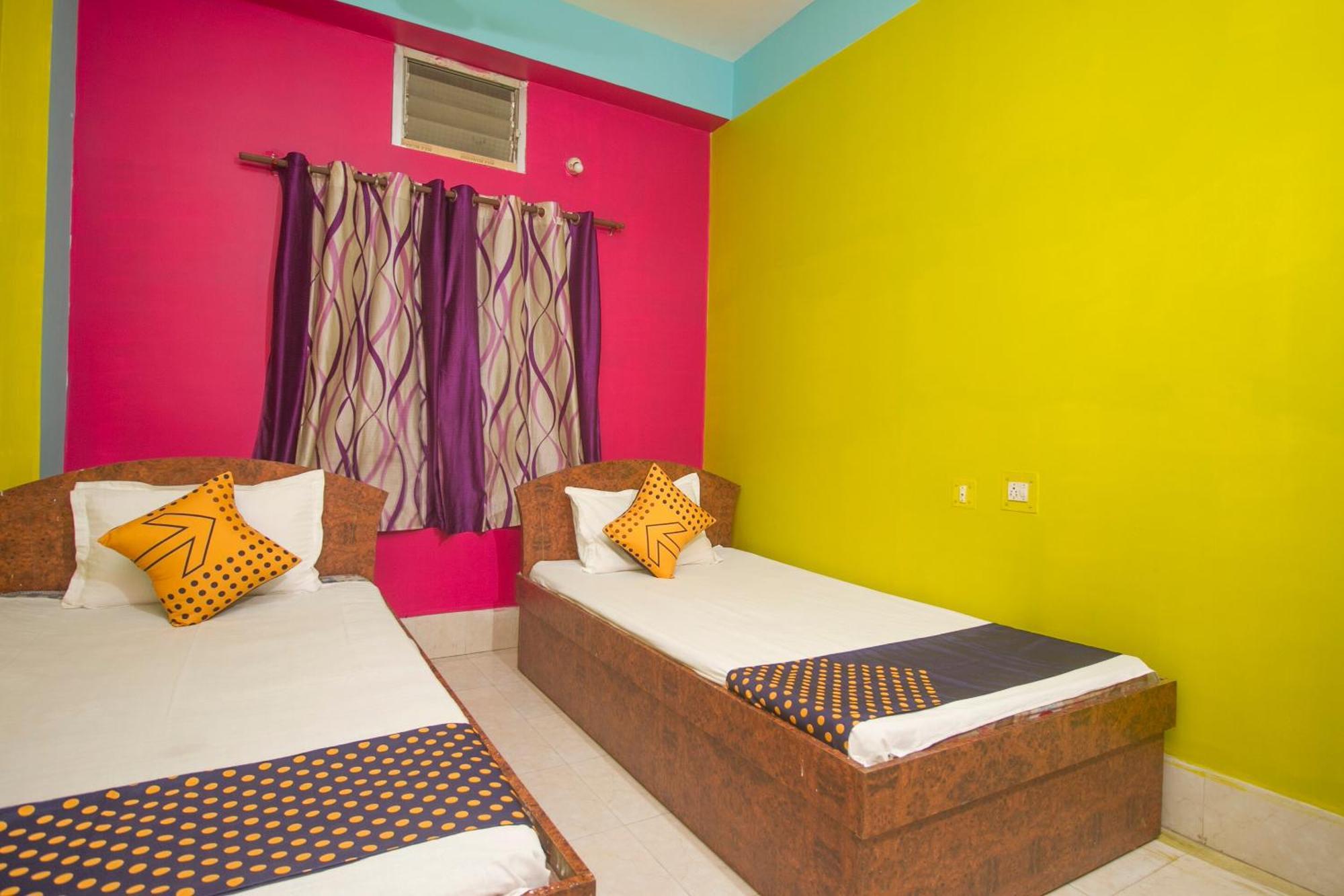 SPOT ON 48821 Hotel Chitra Alipur Duar Exterior foto