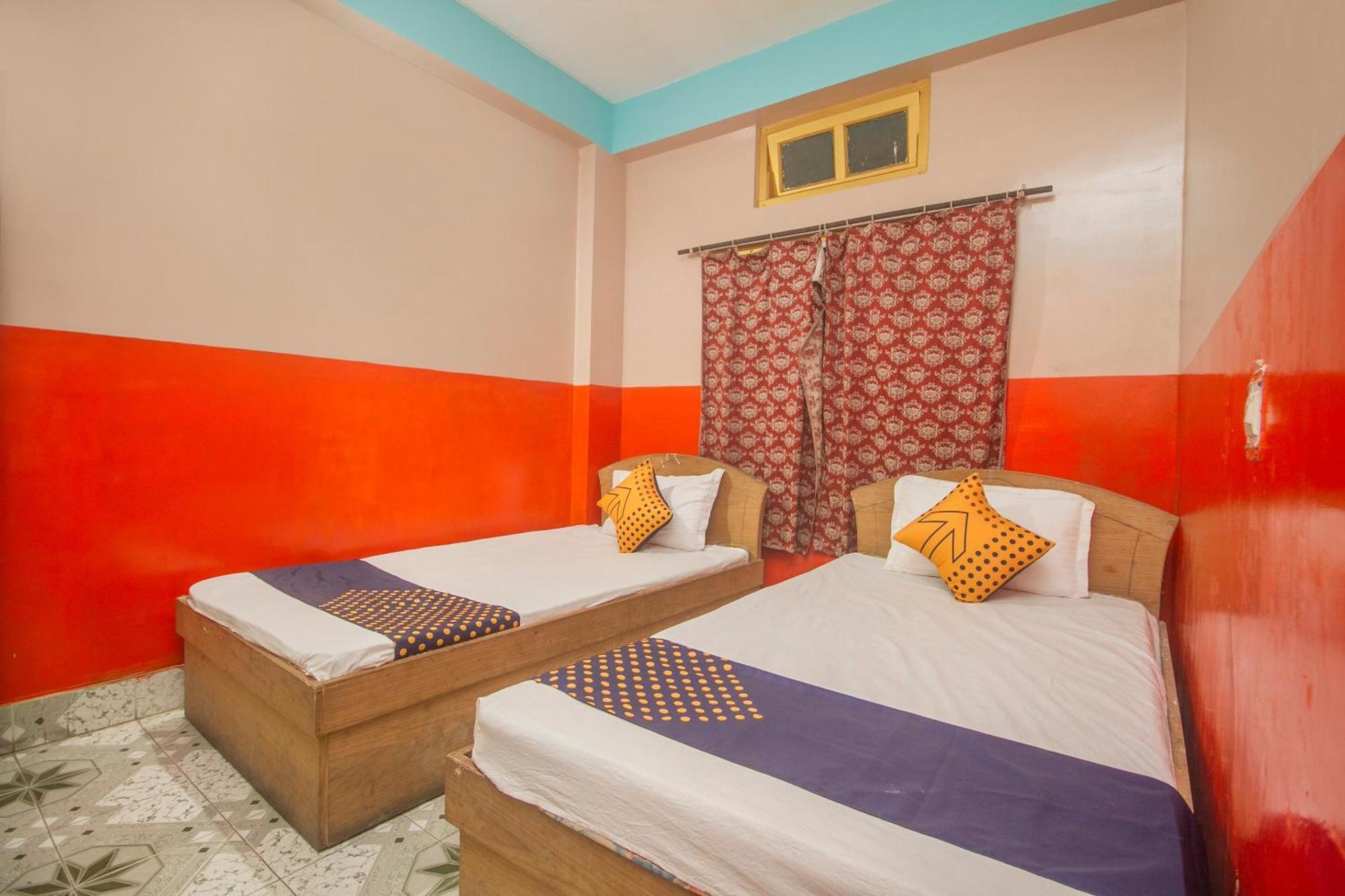 SPOT ON 48821 Hotel Chitra Alipur Duar Exterior foto