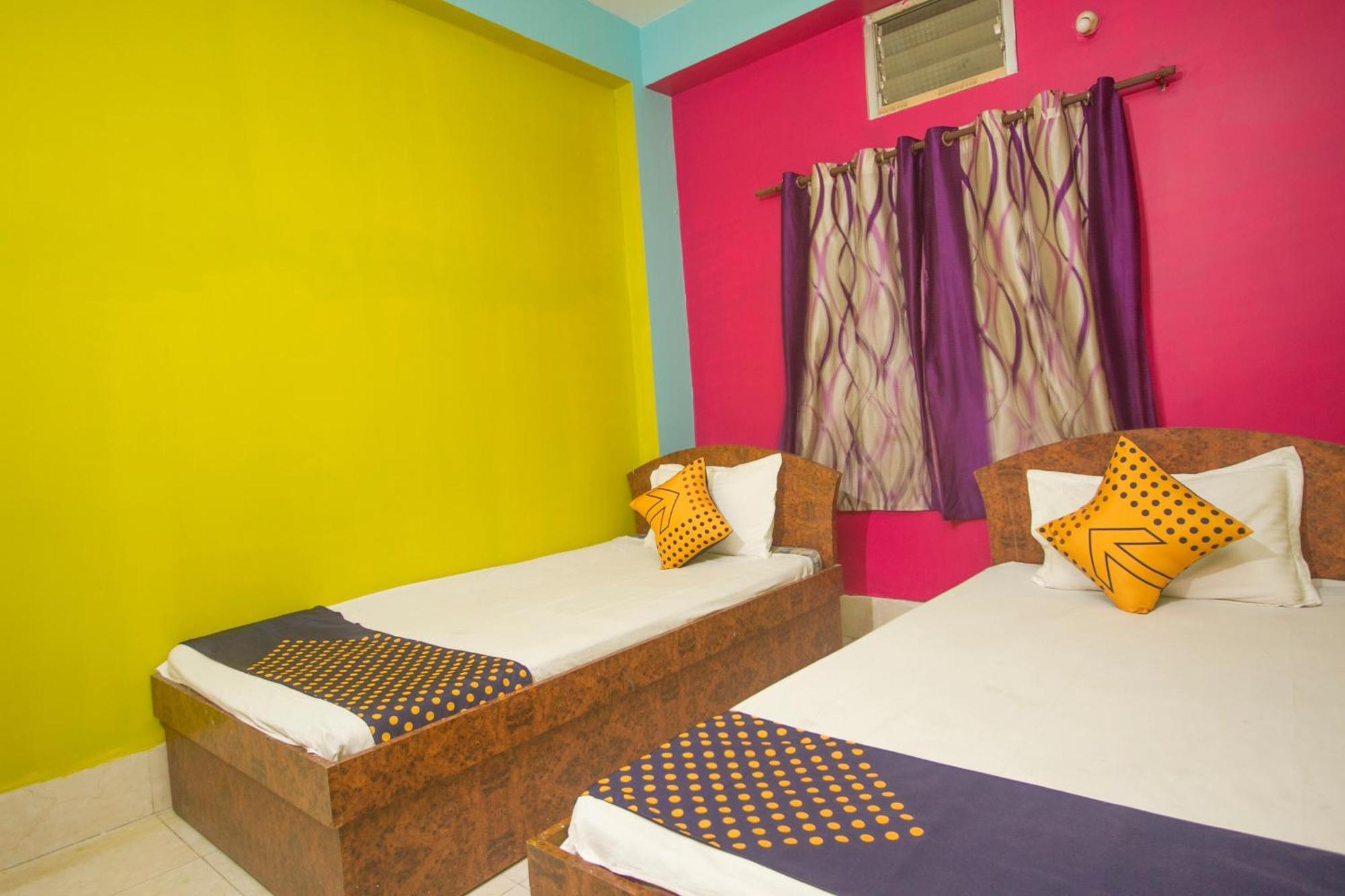 SPOT ON 48821 Hotel Chitra Alipur Duar Exterior foto