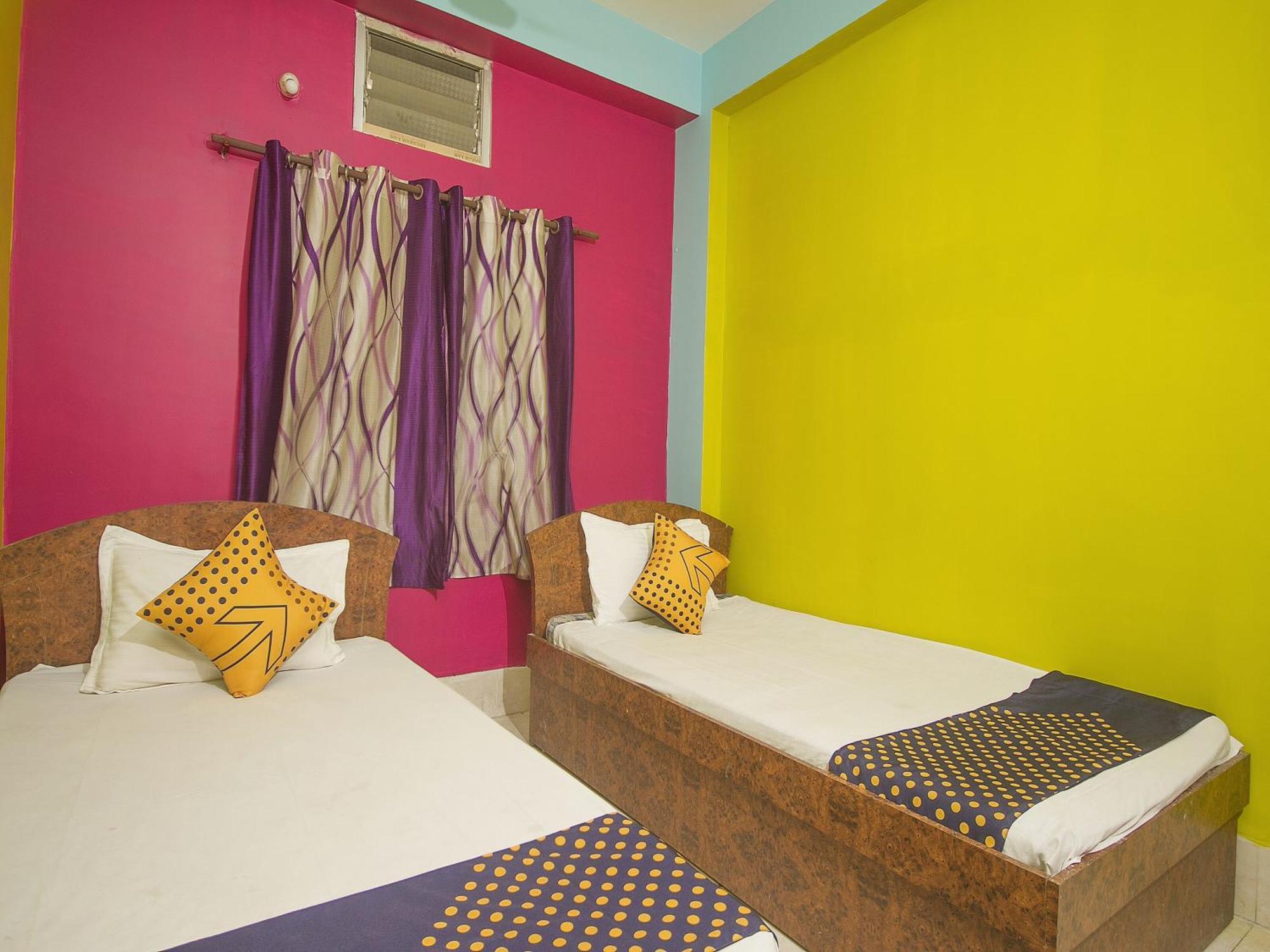 SPOT ON 48821 Hotel Chitra Alipur Duar Exterior foto